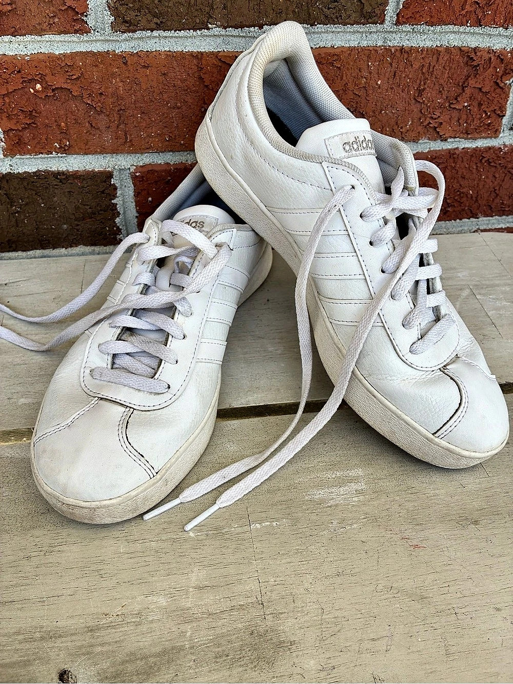adidas VL Court 2.0 White Sneakers US 9
